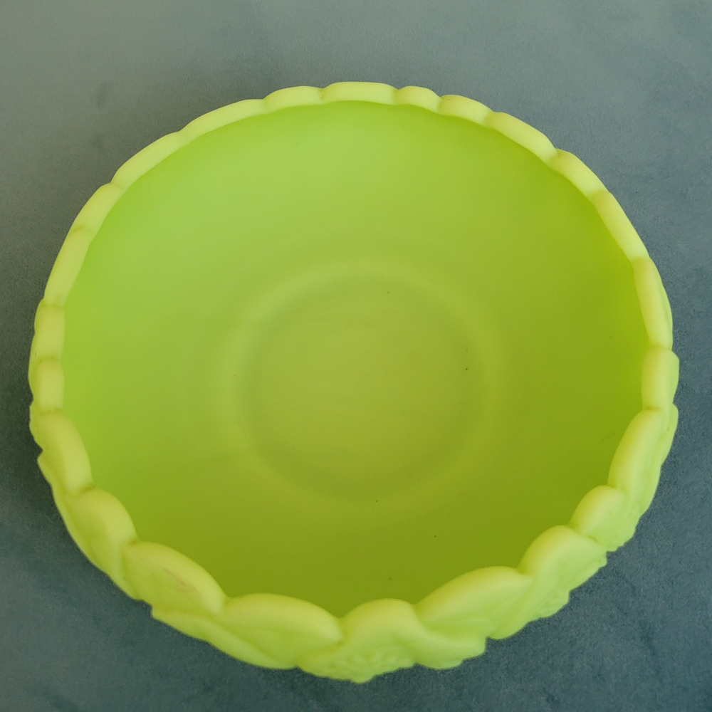 Fenton Art Glass Lime Sherbet Satin Glass Waterlily Console Bowl